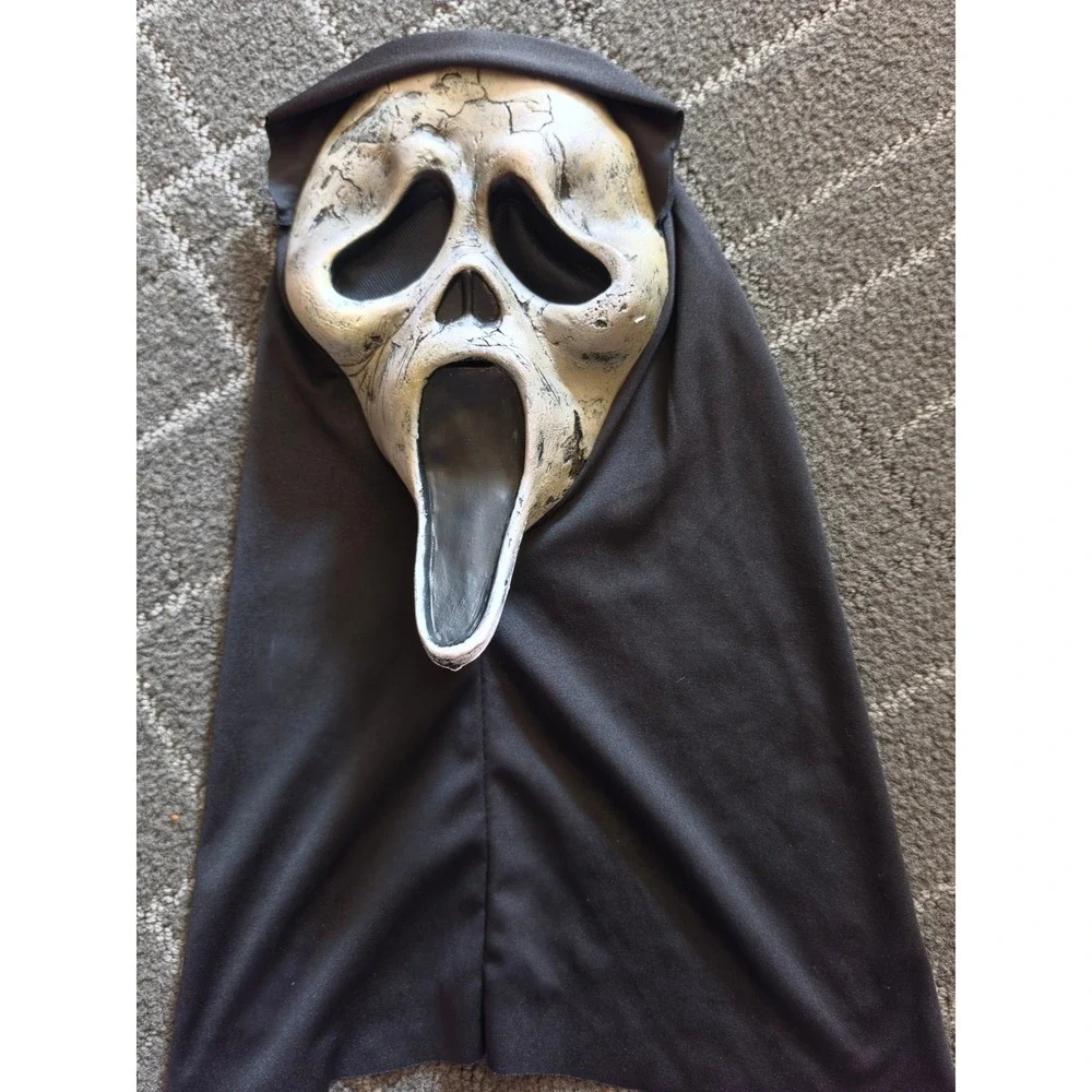 Fun World Ghost Face Aged Mask Scream Horror Slasher Costume Hooded 93559PDQWM